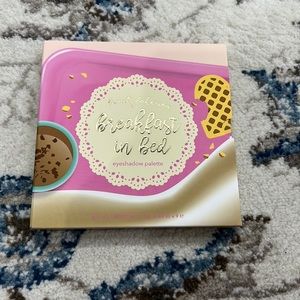 Beauty bakery breakfast in bed eyeshadow palette nwot
